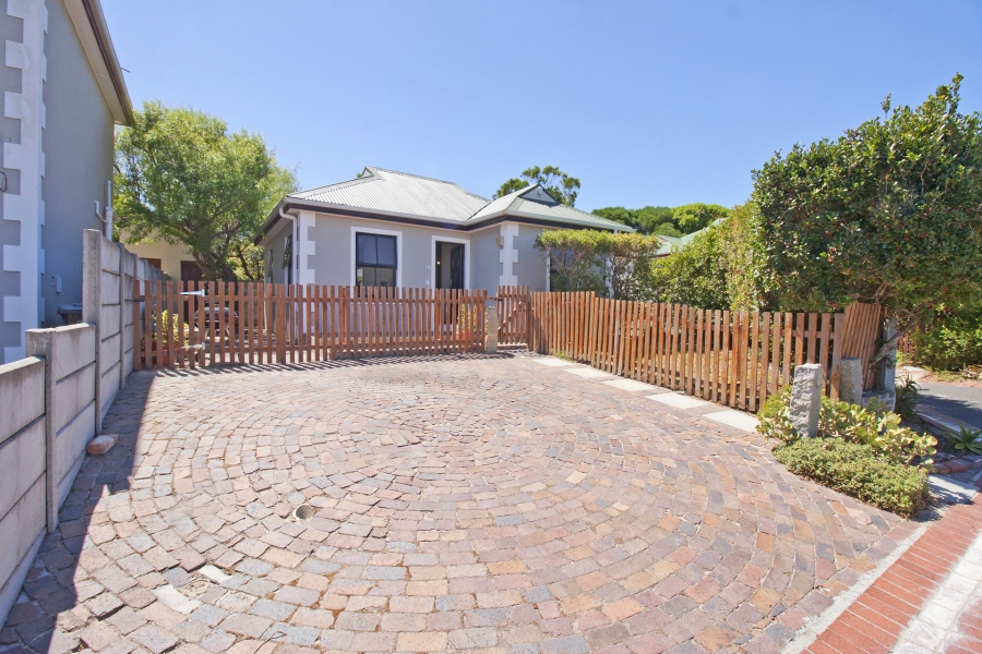 2 Bedroom Property for Sale in Milkwood Park Western Cape